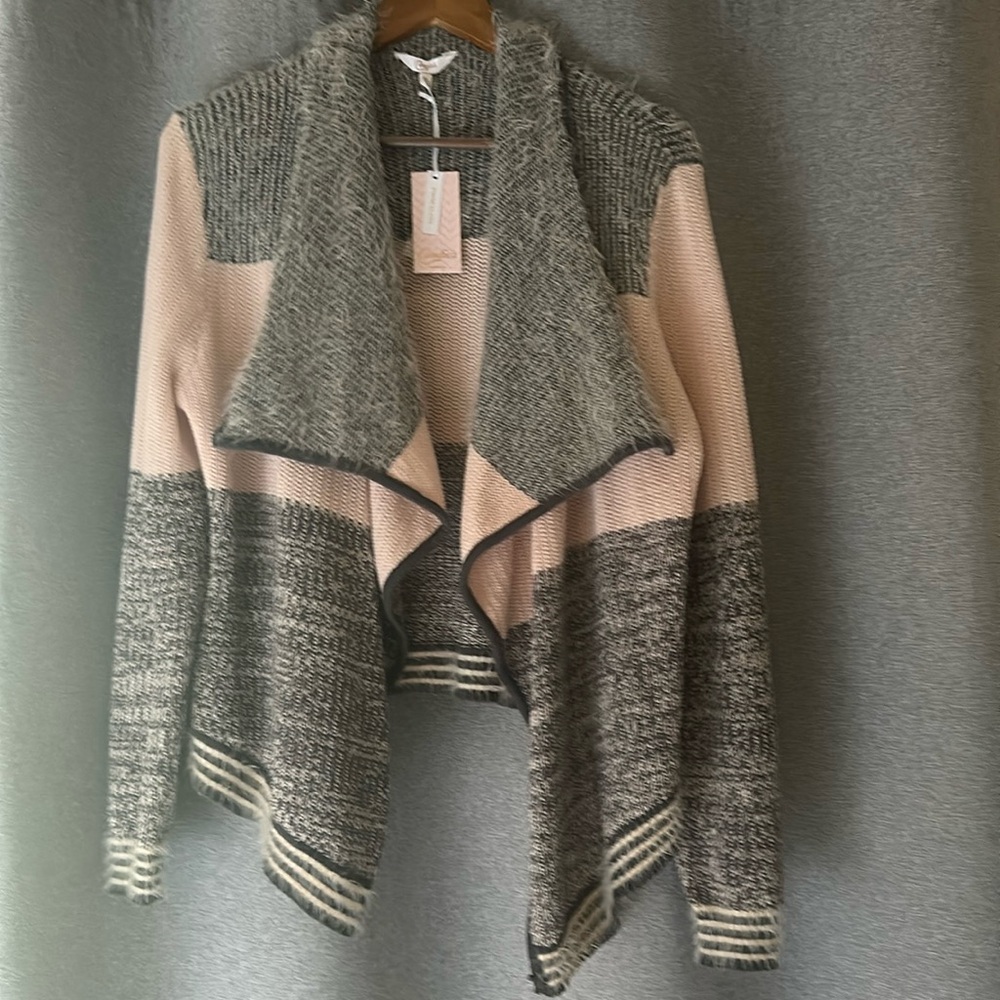 Candies Cropped Waterfall Cozy Sweater. XL. NWT!